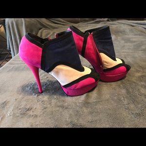 Tri colored heels